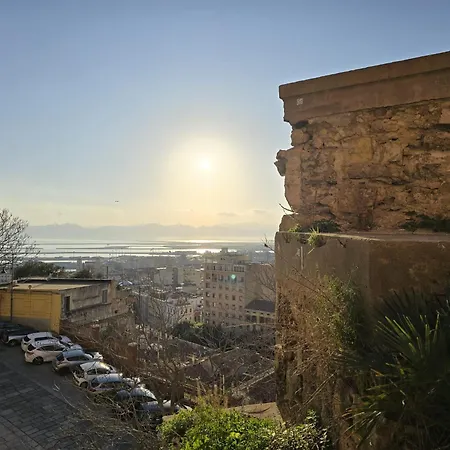Nel Centro Storico Di Pensión Cagliari