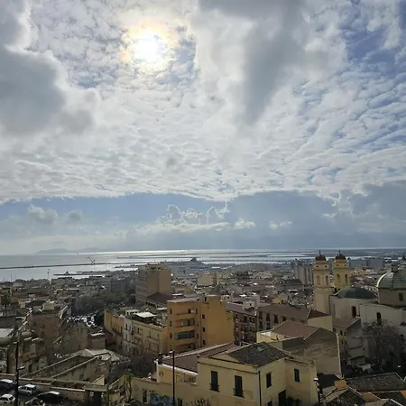 Nel Centro Storico Di Pensión Cagliari