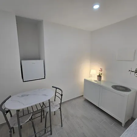 Nel Centro Storico Di Pensjonat Cagliari